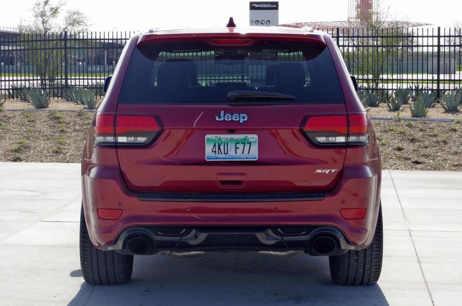  Jeep Grand Cherokee SRT8 2014 года  (фото 5 из 73)